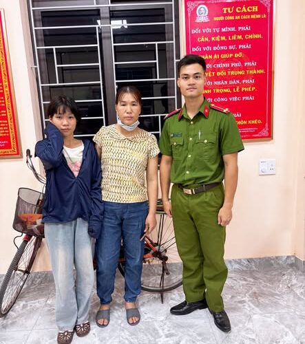 Công an xã An Quang, Hải Phòng nhanh chóng giúp cháu bé bị lạc đường về với gia đình